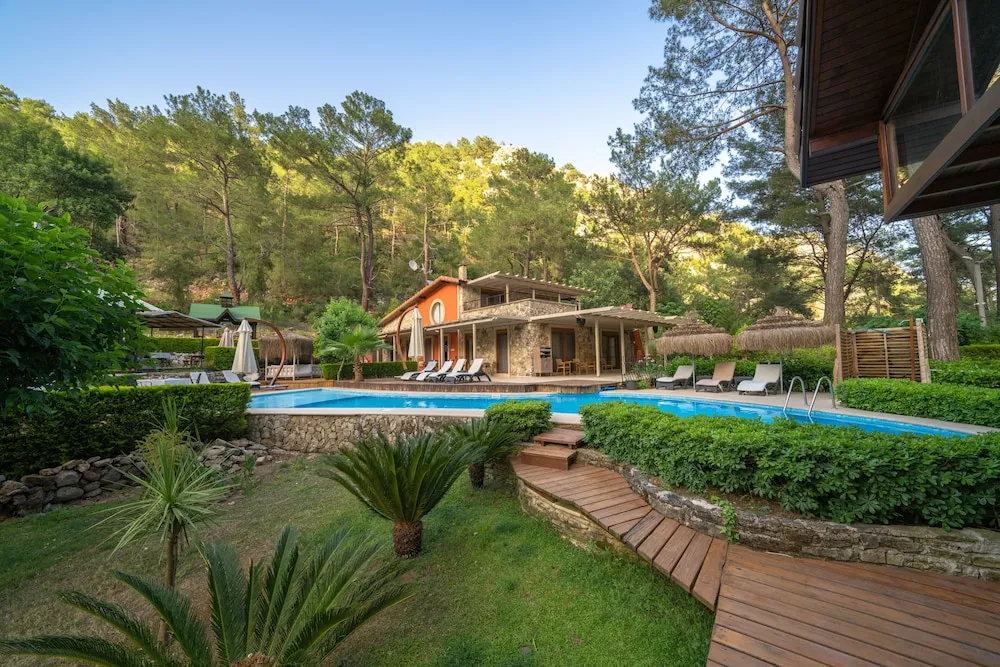 Comfort Tek Büyük Yataklı Oda