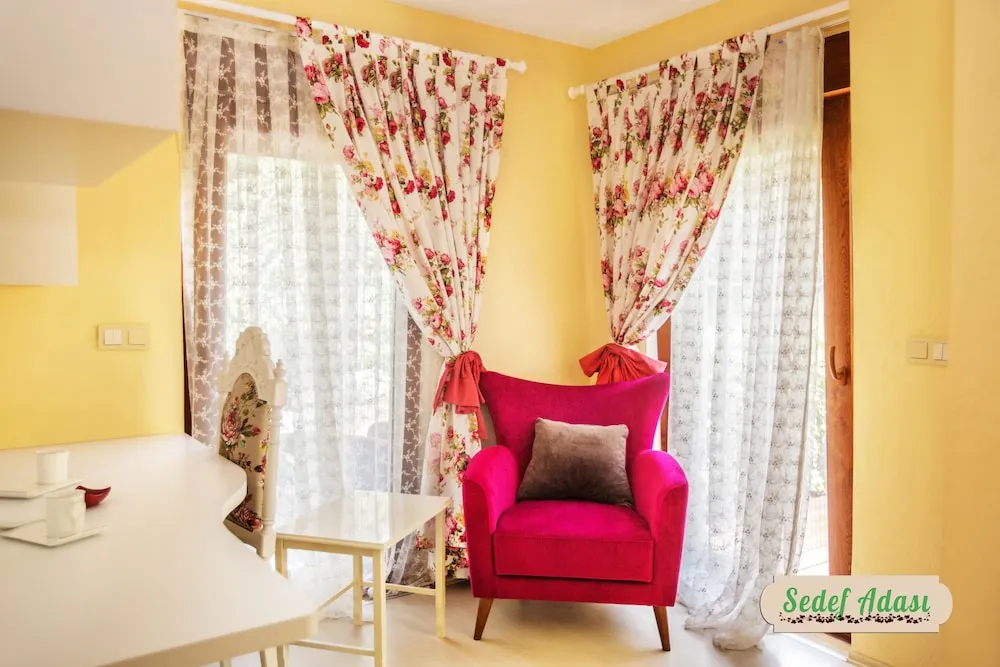 Comfort Tek Büyük Yataklı Oda