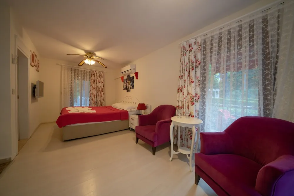 Comfort Oda, Havuz Manzaralı