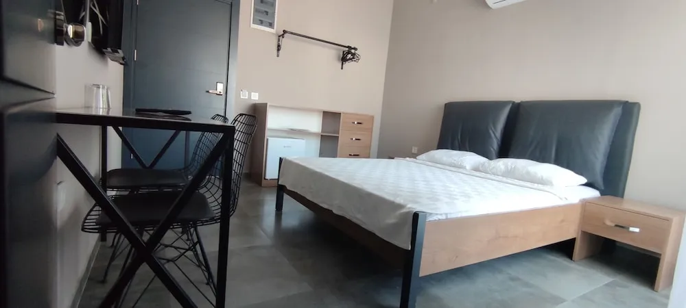 Standard Oda, 1 Büyük (Queen) Boy Yatak, Sigara İçilmez, Şehir Manzaralı