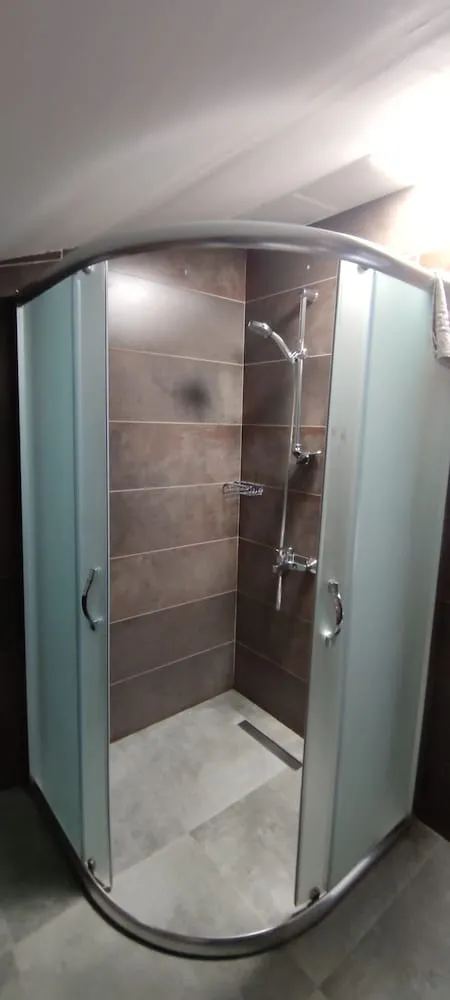 Standard Oda, 1 Büyük (Queen) Boy Yatak, Sigara İçilmez, Şehir Manzaralı