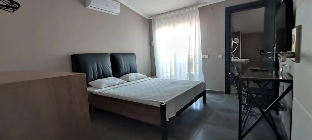 Standard Oda, 1 Büyük (Queen) Boy Yatak, Sigara İçilmez, Şehir Manzaralı