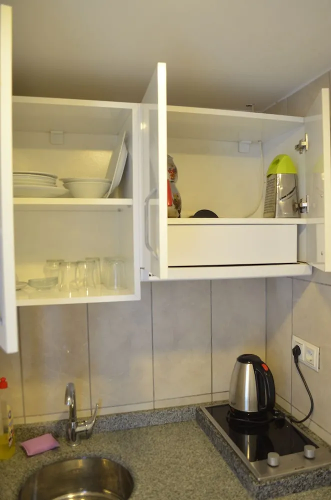 Standard Stüdyo, Küçük Mutfak