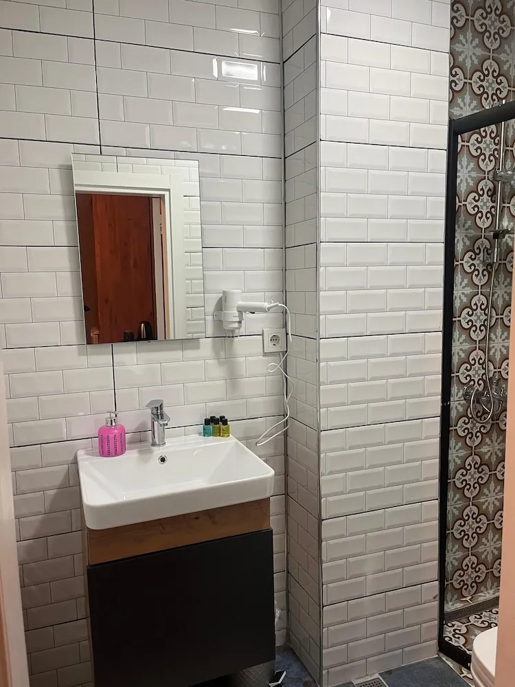 Basic Oda, Sigara İçilmez, Şehir Manzaralı