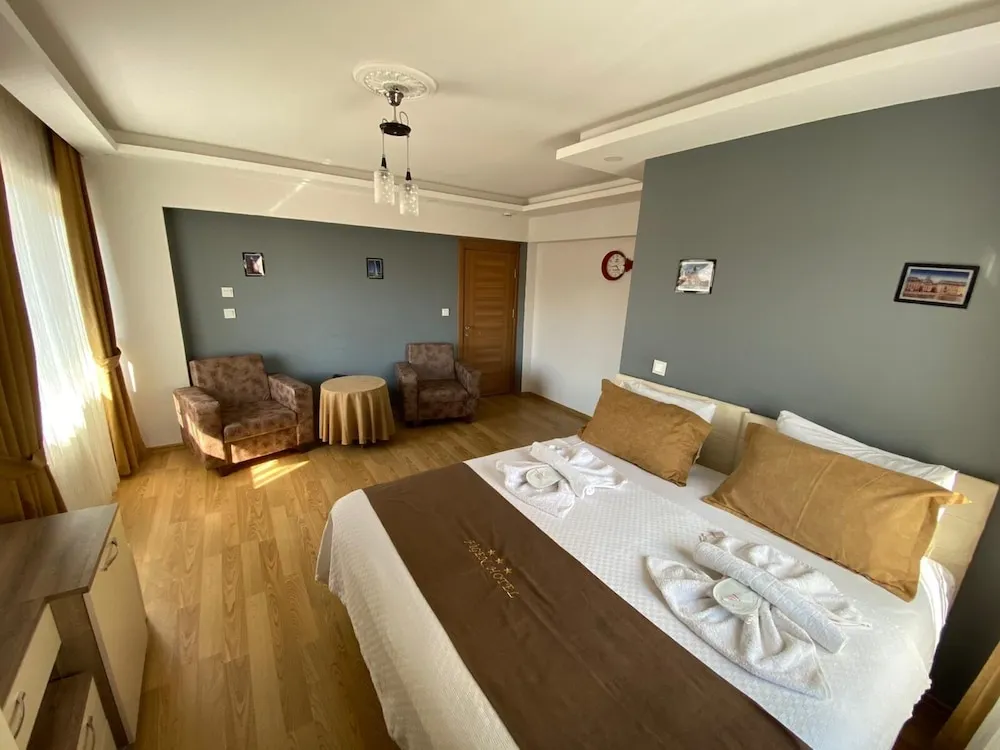 Deluxe Tek Büyük Yataklı Oda, 1 Yatak Odası, Buzdolabı, Şehir Manzaralı