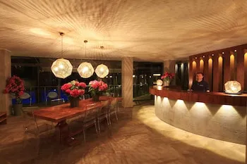 Sun City Apartments & Hotel