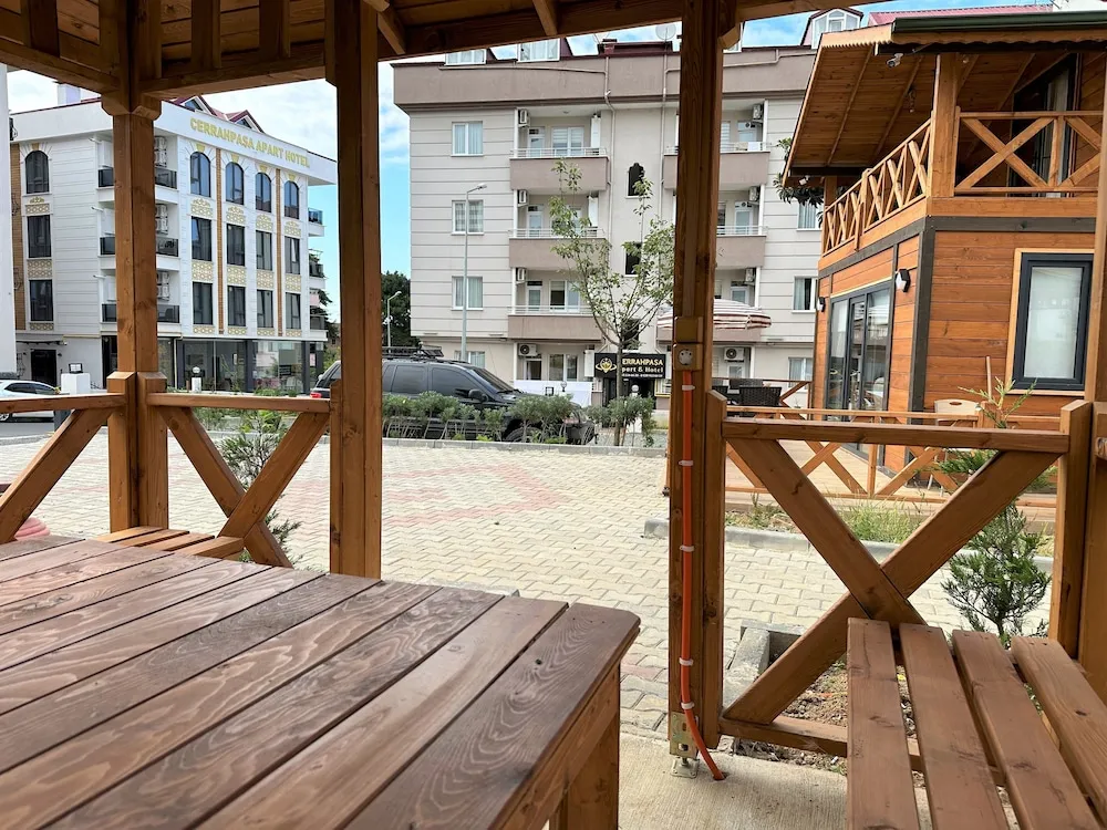 Royal Bungalov, Bahçe Manzaralı