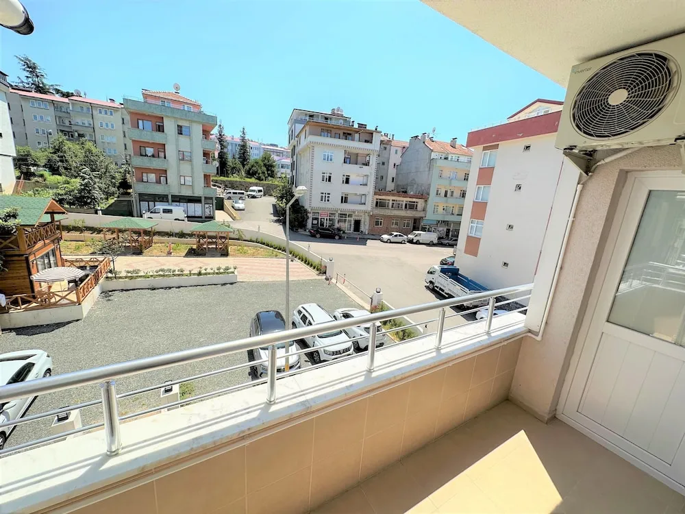 Premium Apart Daire, Bahçe Manzaralı