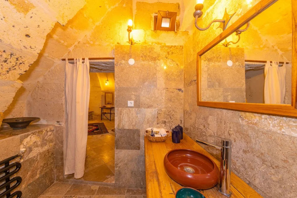 Deluxe Tek Büyük Yataklı Oda, Avlu Manzaralı