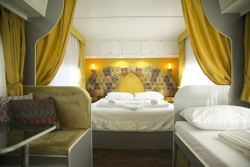 DELUXE KARAVAN 2 KISILIK