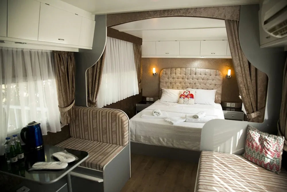 DELUXE KARAVAN 4 KISILIK