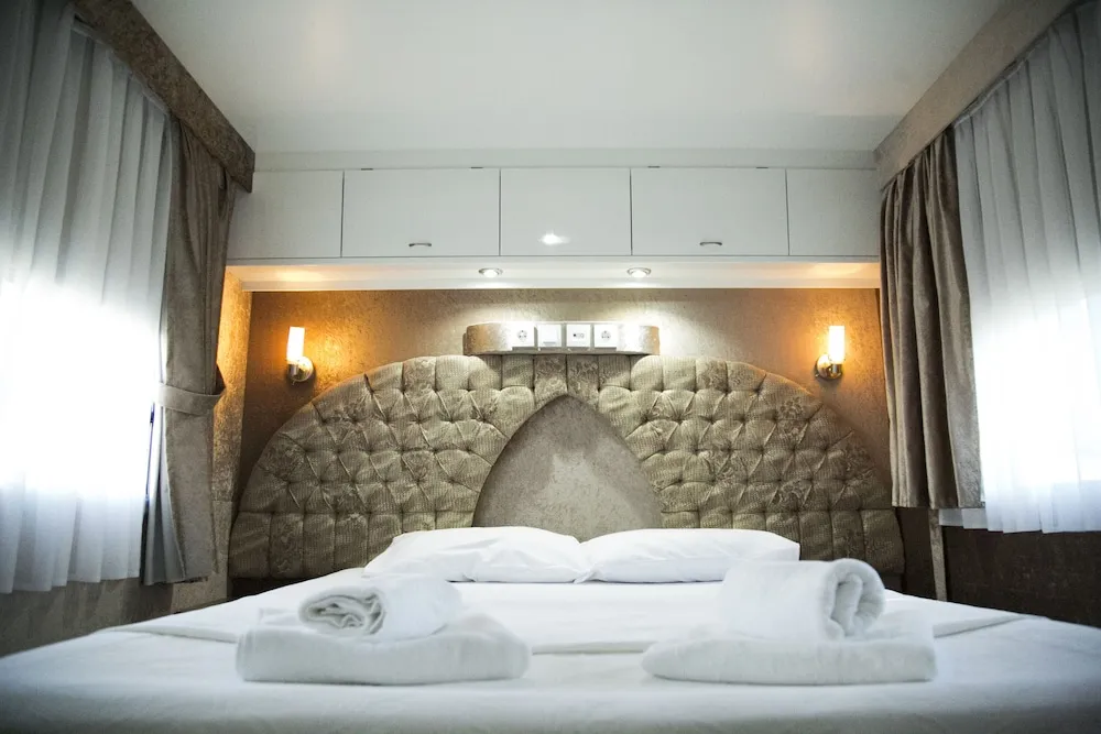 DELUXE KARAVAN 4 KISILIK