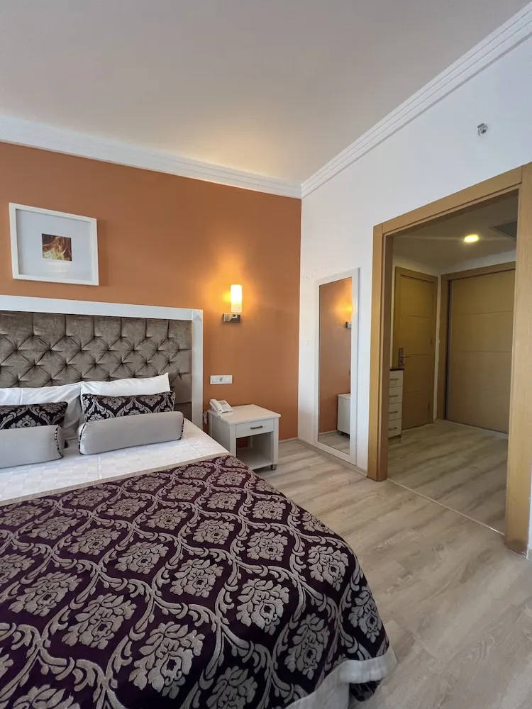Luxury Oda, 1 Büyük (Queen) Boy Yatak, Deniz Manzaralı