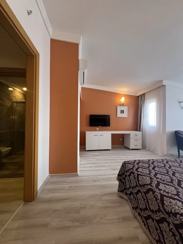 Luxury Oda, 1 Büyük (Queen) Boy Yatak, Deniz Manzaralı