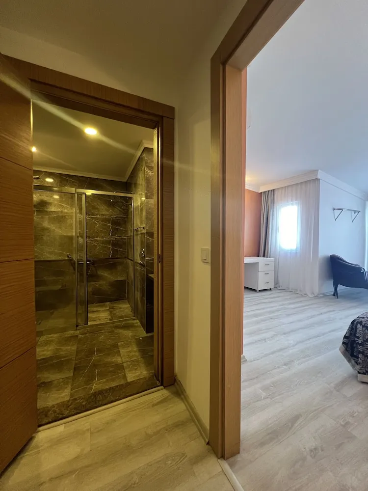 Luxury Oda, 1 Büyük (Queen) Boy Yatak, Deniz Manzaralı