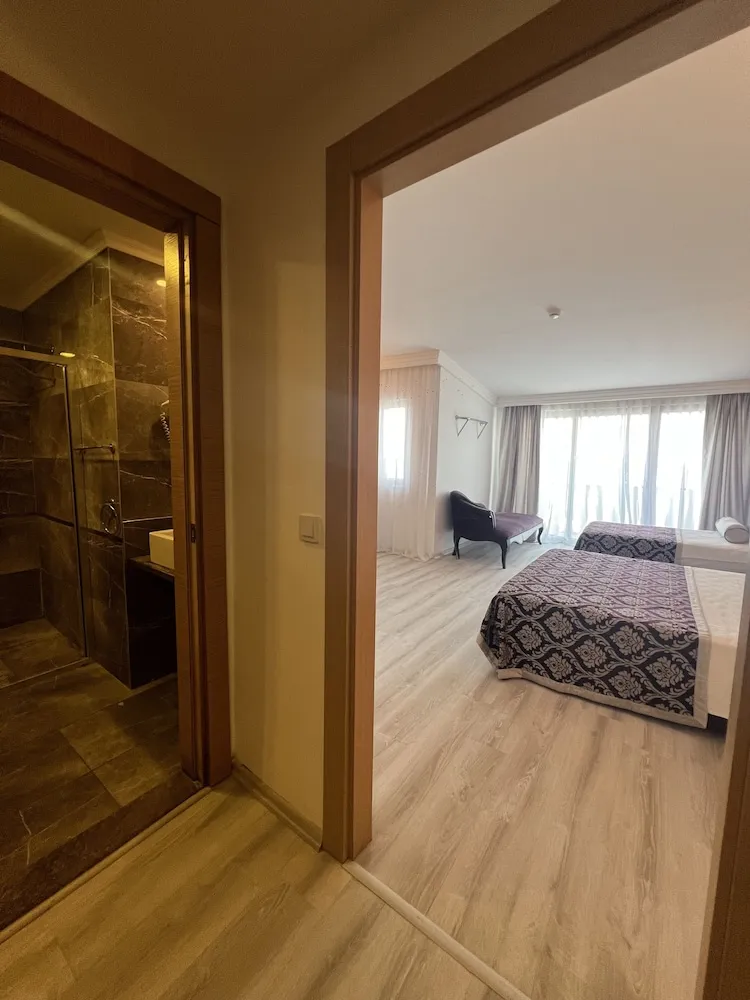 Luxury Oda, 1 Büyük (Queen) Boy Yatak, Deniz Manzaralı