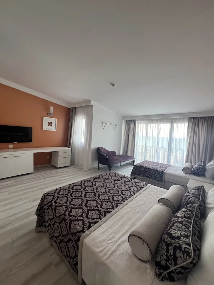 Luxury Oda, 1 Büyük (Queen) Boy Yatak, Deniz Manzaralı