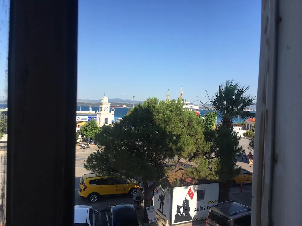Üç Kişilik Oda