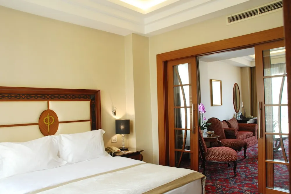 Signature Suite