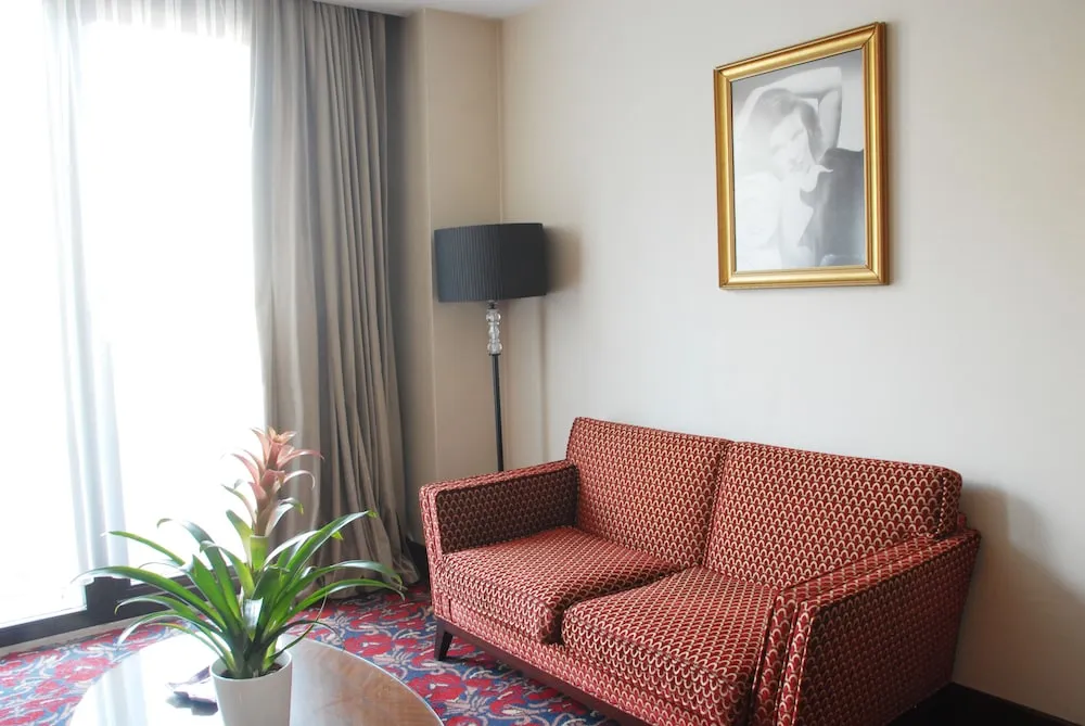 Signature Suite