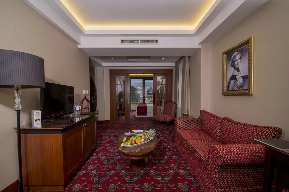 Signature Suite