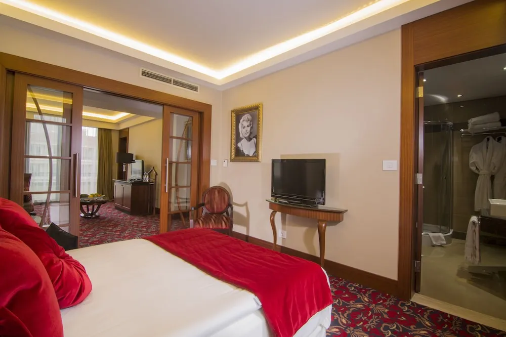 Signature Suite