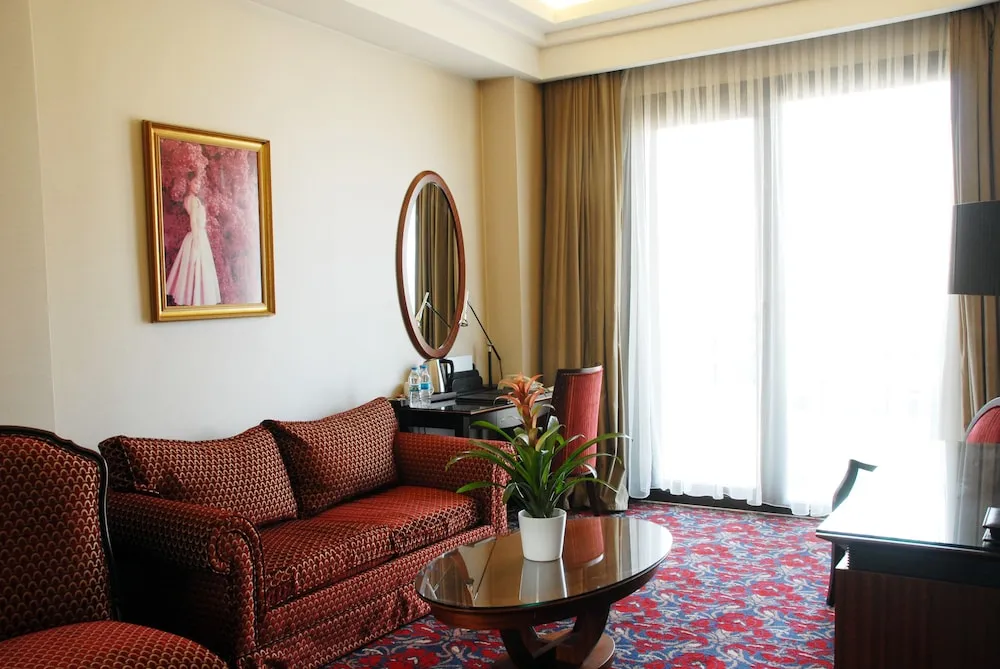 Signature Suite