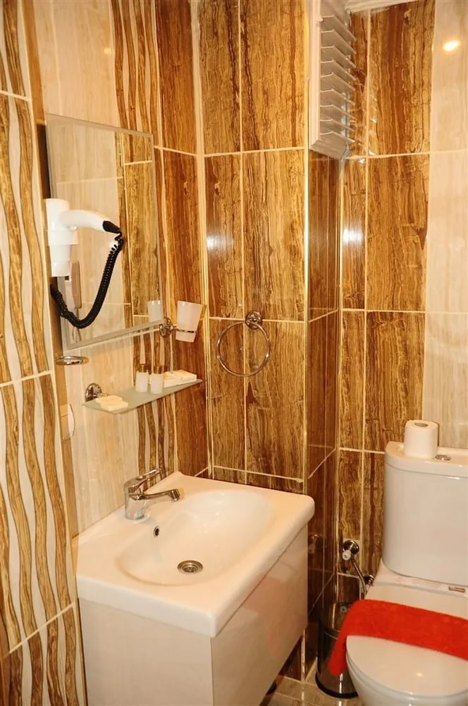 Standard Tek Büyük veya İki Ayrı Yataklı Oda