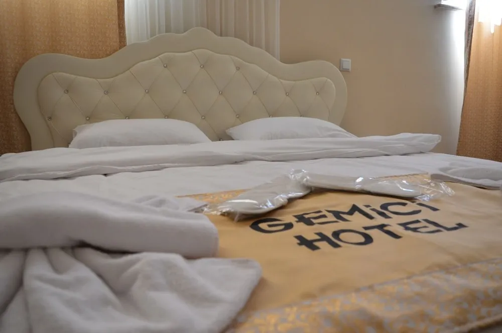 Standard Tek Büyük veya İki Ayrı Yataklı Oda, Şehir Manzaralı