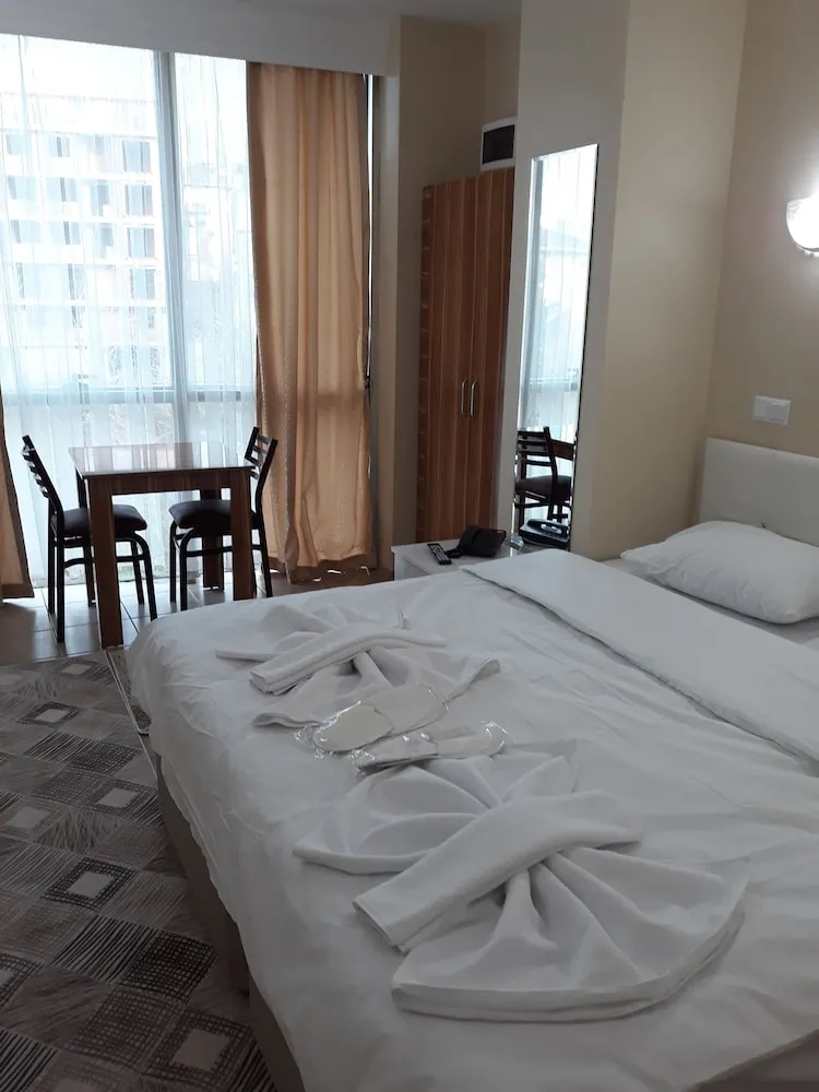 Standard Tek Büyük veya İki Ayrı Yataklı Oda, Şehir Manzaralı