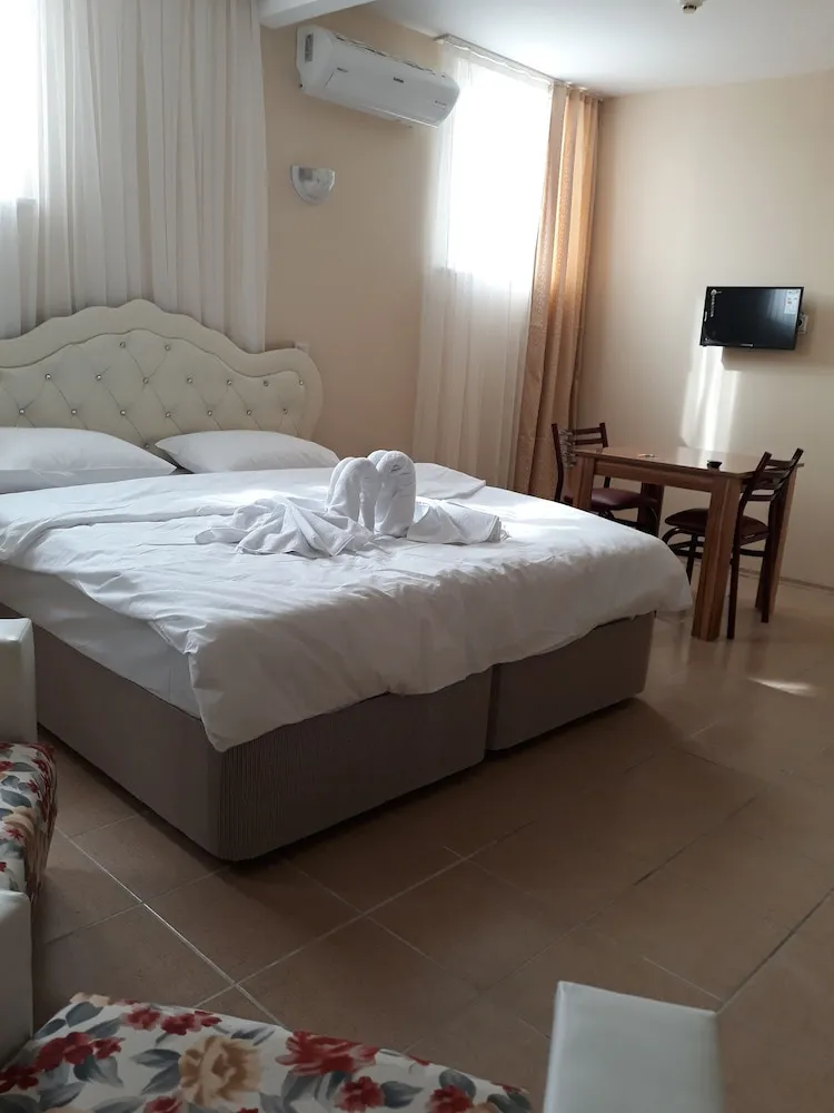 Standard Tek Büyük veya İki Ayrı Yataklı Oda, Şehir Manzaralı