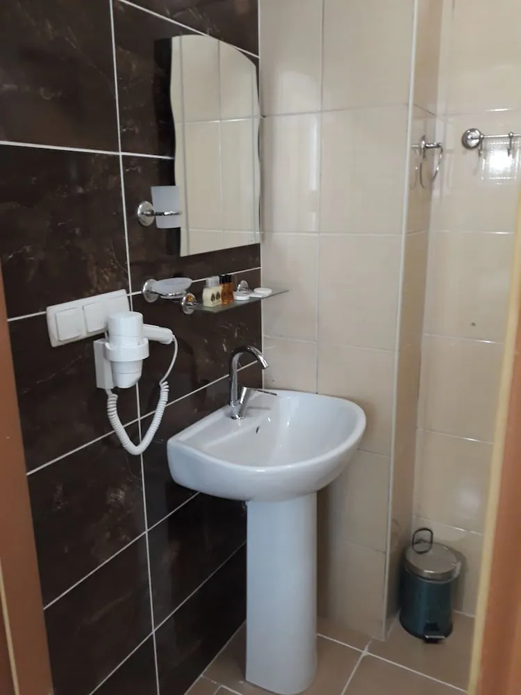 Standard Tek Büyük veya İki Ayrı Yataklı Oda, Şehir Manzaralı