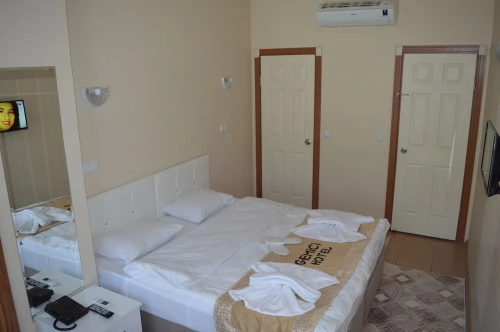 Standard Tek Büyük veya İki Ayrı Yataklı Oda, Şehir Manzaralı