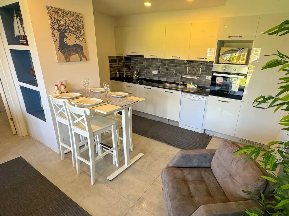 Comfort Apart Daire, 2 Yatak Odası, Bahçeli