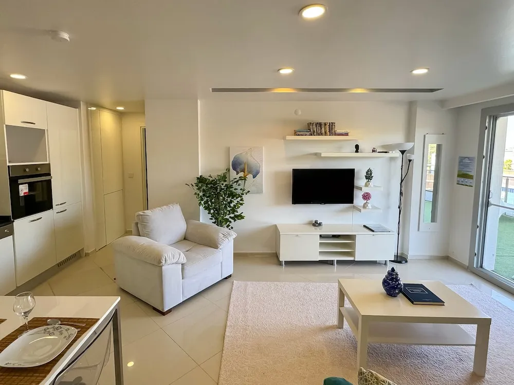 Elite Apart Daire, 2 Yatak Odası, Havuz Manzaralı, Havuz Kenarı