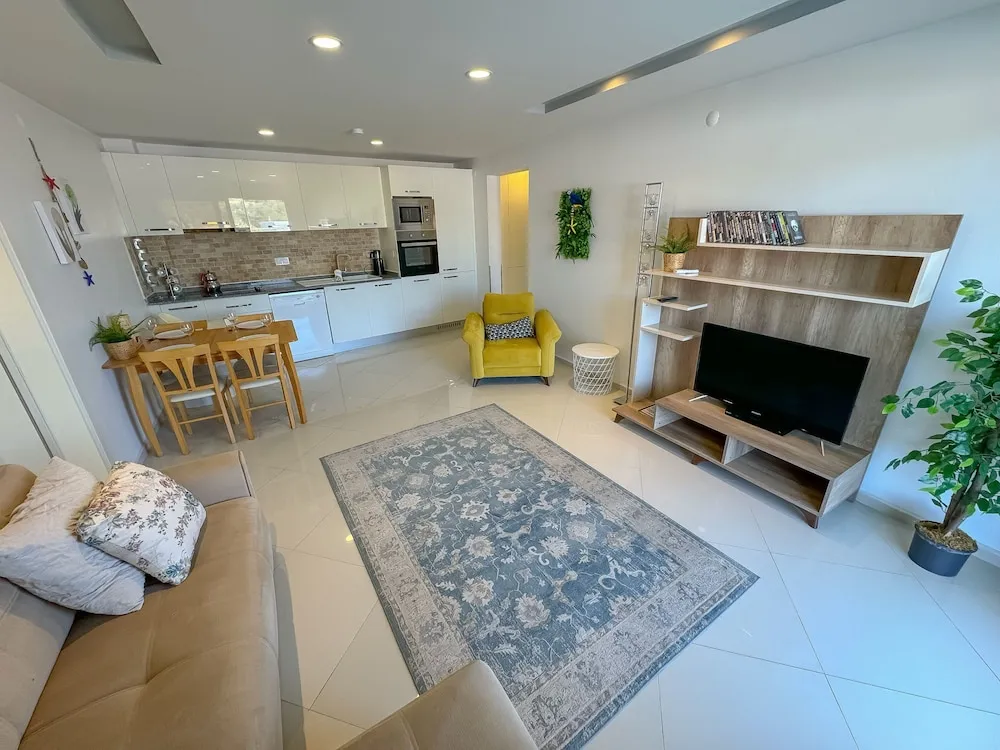 Elite Apart Daire, 2 Yatak Odası, Havuz Manzaralı, Havuz Kenarı