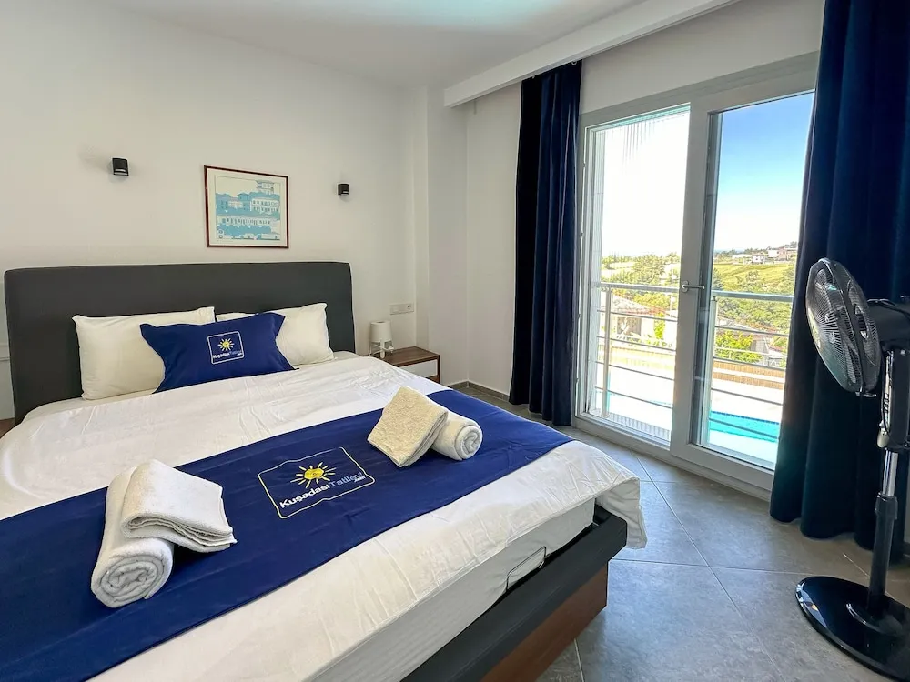 Elite Apart Daire, 2 Yatak Odası, Havuz Manzaralı, Havuz Kenarı