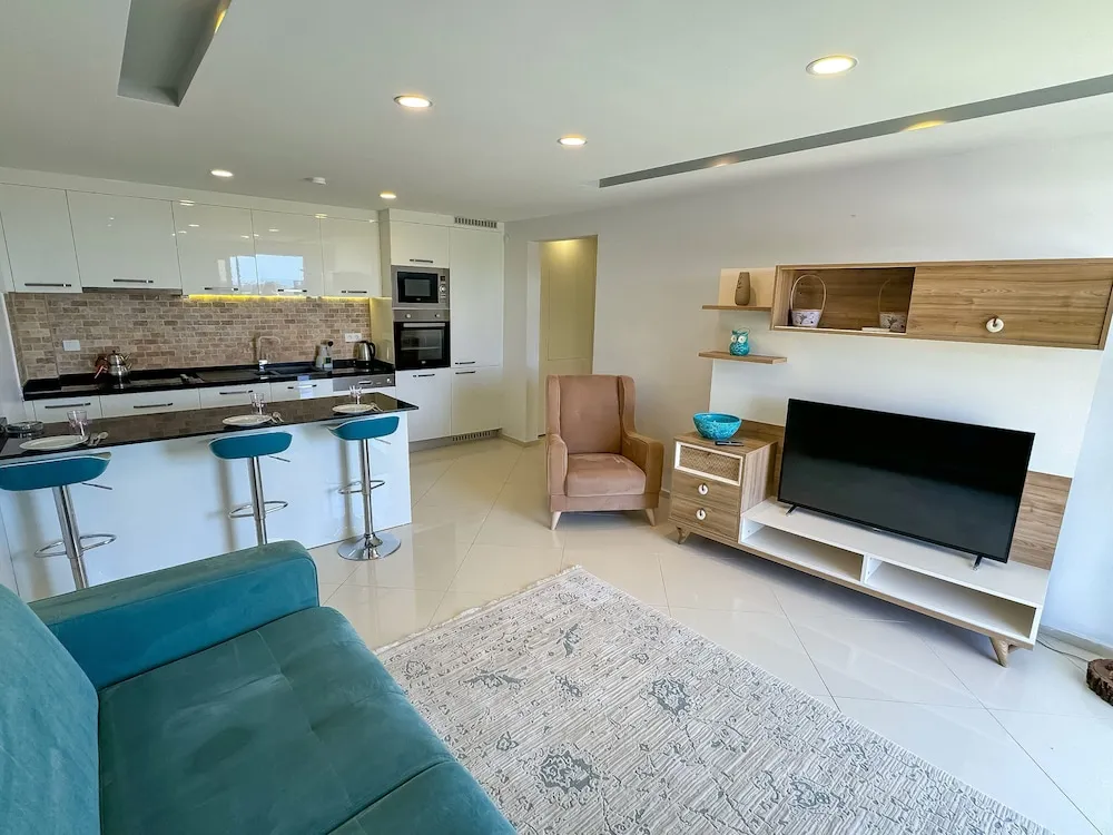 Elite Apart Daire, 2 Yatak Odası, Havuz Manzaralı, Havuz Kenarı