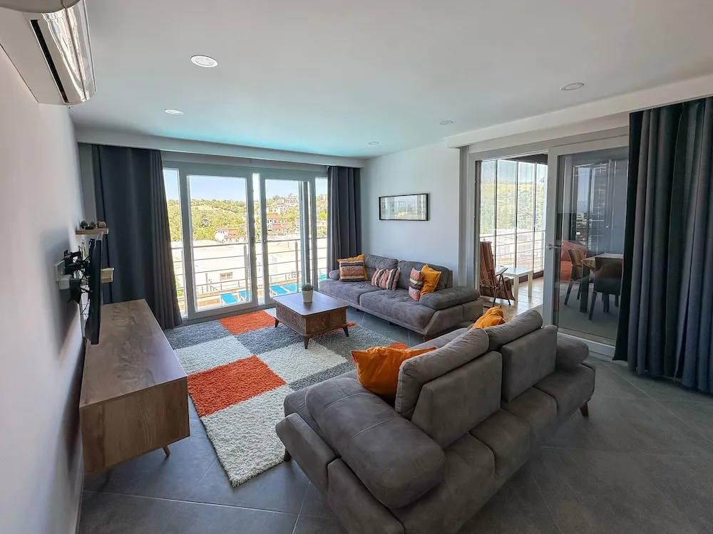 Elite Apart Daire, 2 Yatak Odası, Havuz Manzaralı, Havuz Kenarı