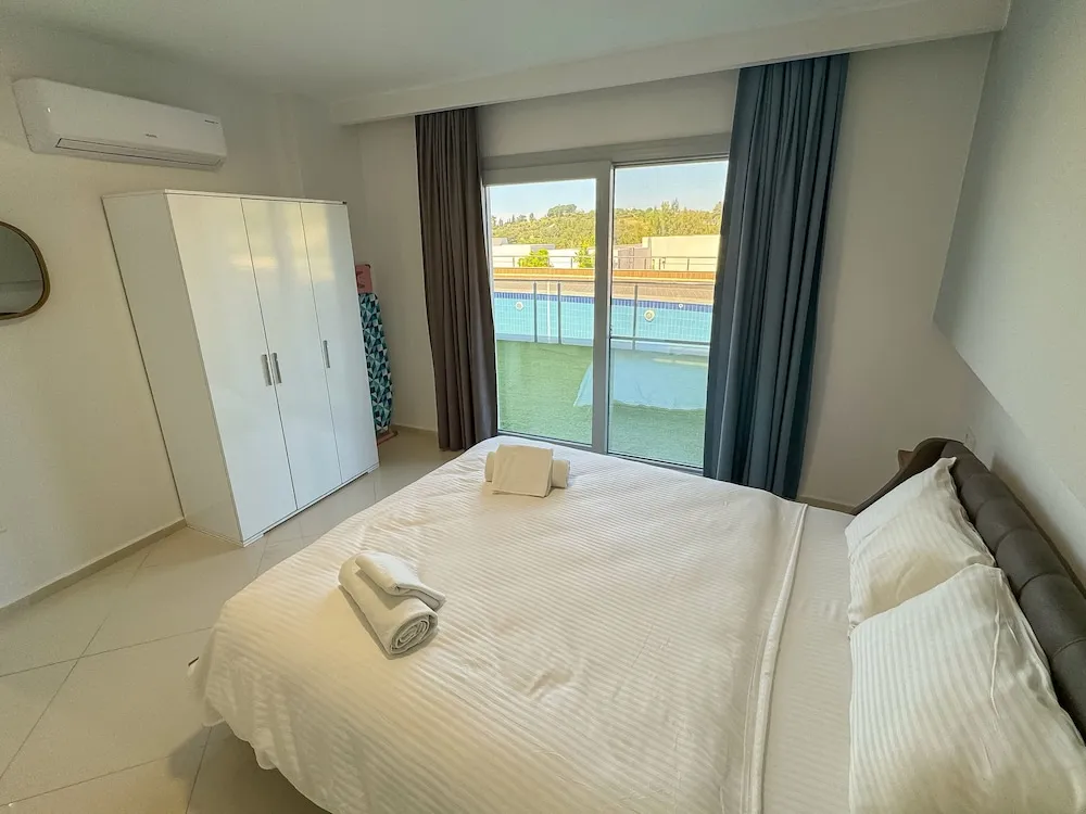 Elite Apart Daire, 2 Yatak Odası, Havuz Manzaralı, Havuz Kenarı