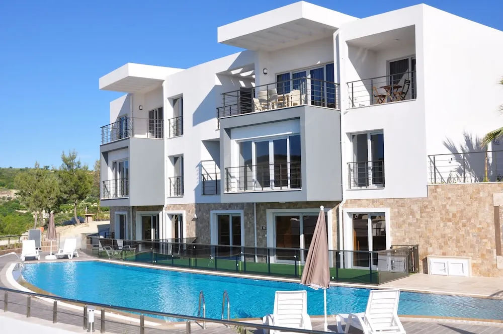 Elite Apart Daire, 2 Yatak Odası, Havuz Manzaralı, Havuz Kenarı