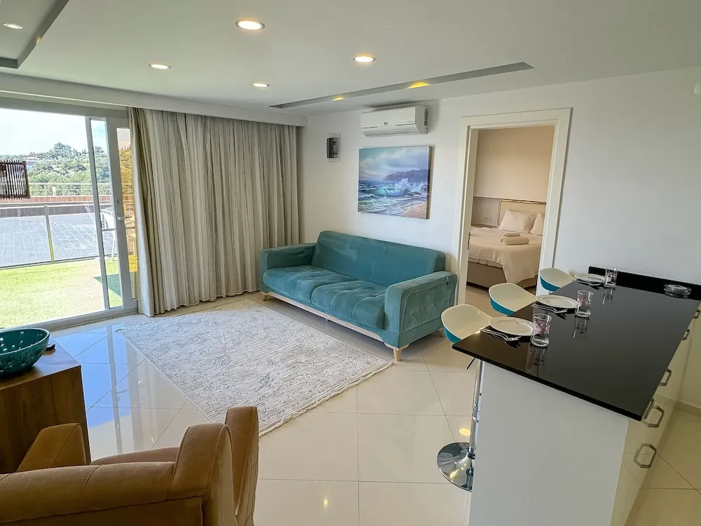 Elite Apart Daire, 2 Yatak Odası, Havuz Manzaralı, Havuz Kenarı