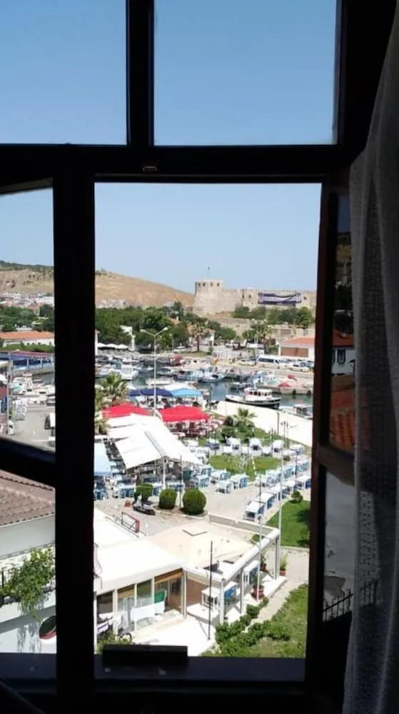 Standart Çift Kişilik Oda - Kale ve Liman Manzaralı