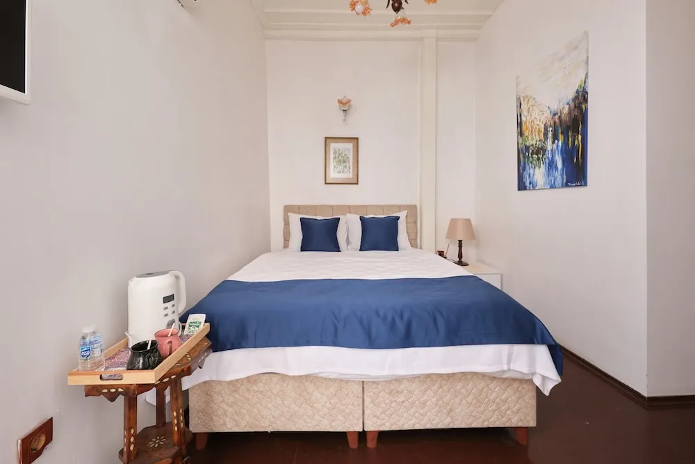 Economy Triple Room, No View, 2. Floor, Non Smoking, Private Bathroom, No. 5