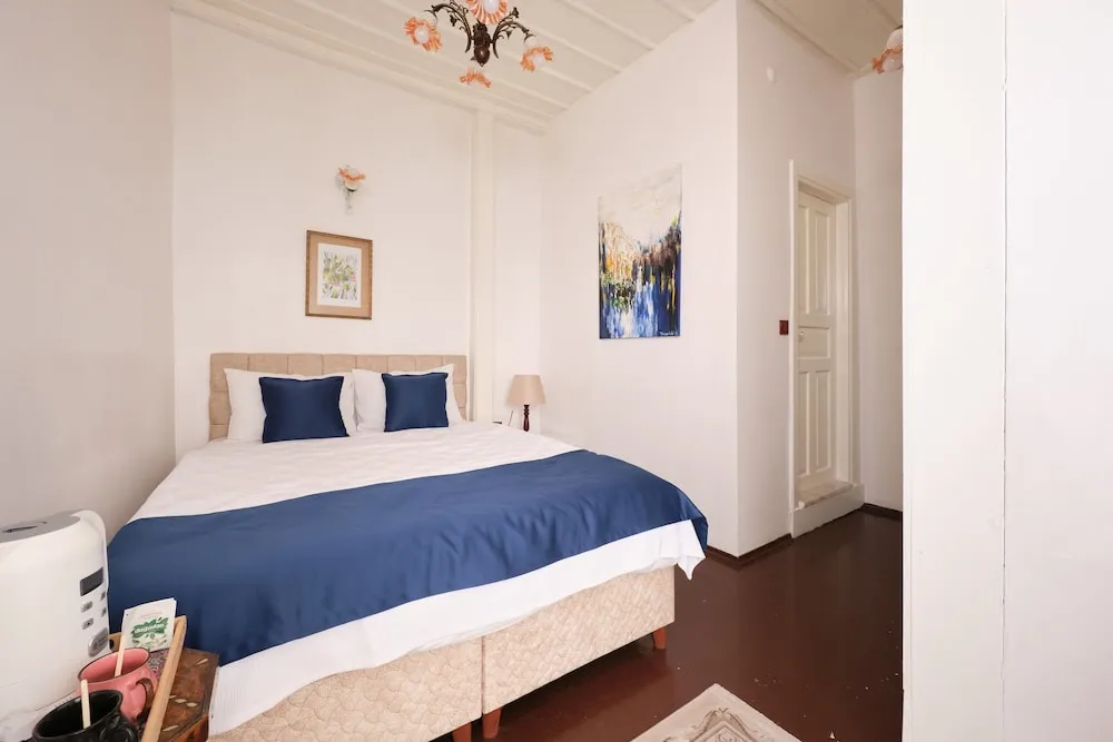 Economy Triple Room, No View, 2. Floor, Non Smoking, Private Bathroom, No. 5