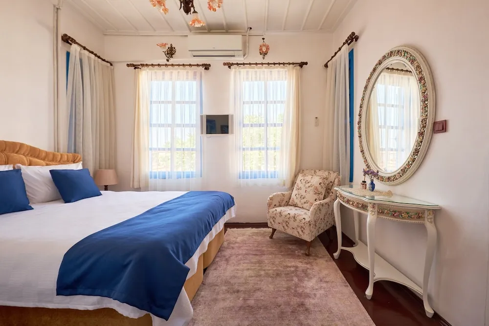 Deluxe Room with City View, 2. Floor, Non Smoking, Private Bathroom, No. 6