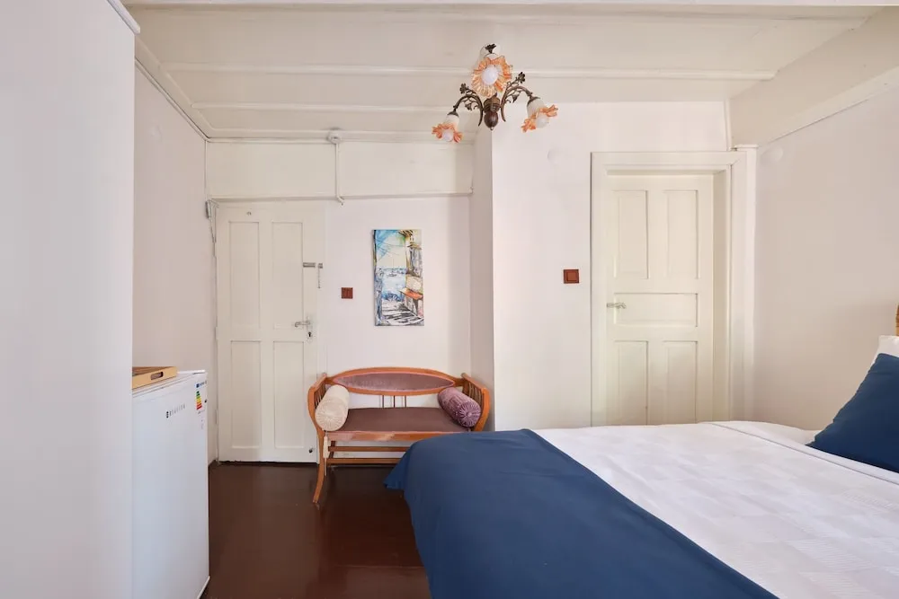 Standard Room with Street View, 1. Floor, Non Smoking, Private Bathroom, No. 1