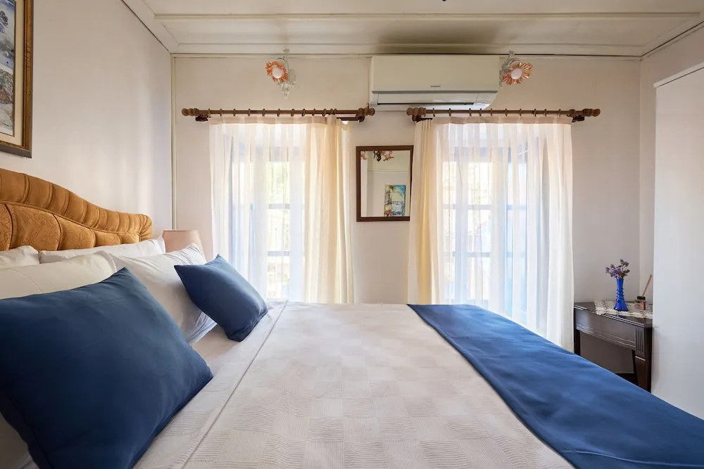 Standard Room with Street View, 1. Floor, Non Smoking, Private Bathroom, No. 1