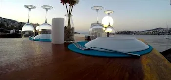 Estrella Beach Hotel