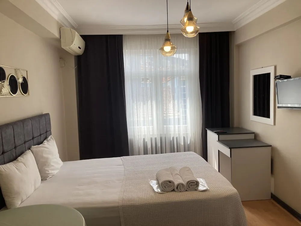 Grand İki Ayrı Yataklı Oda, Şehir Manzaralı